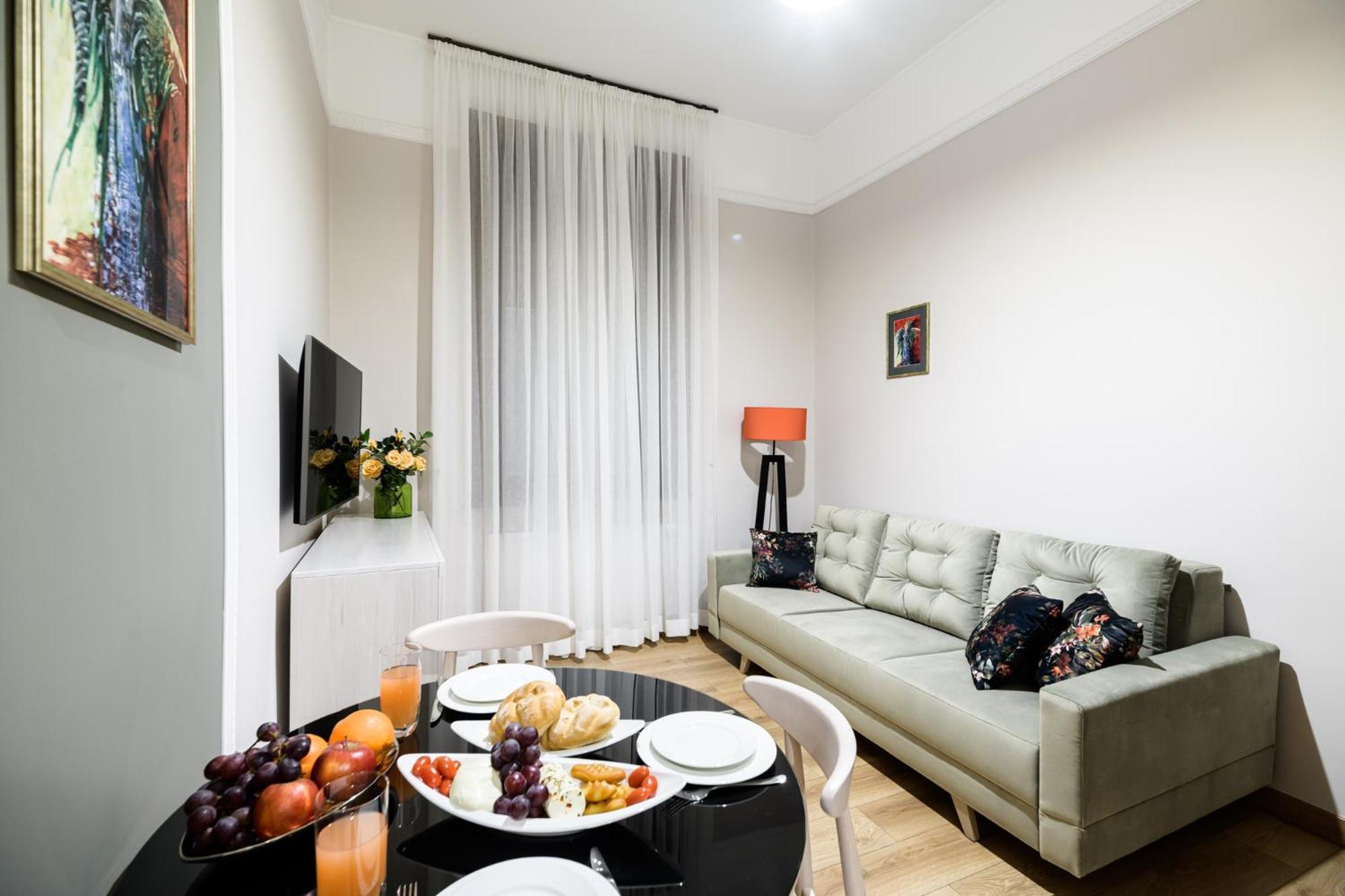 Old Town Ac Apartments Main Raiway Station Krakow Exterior photo